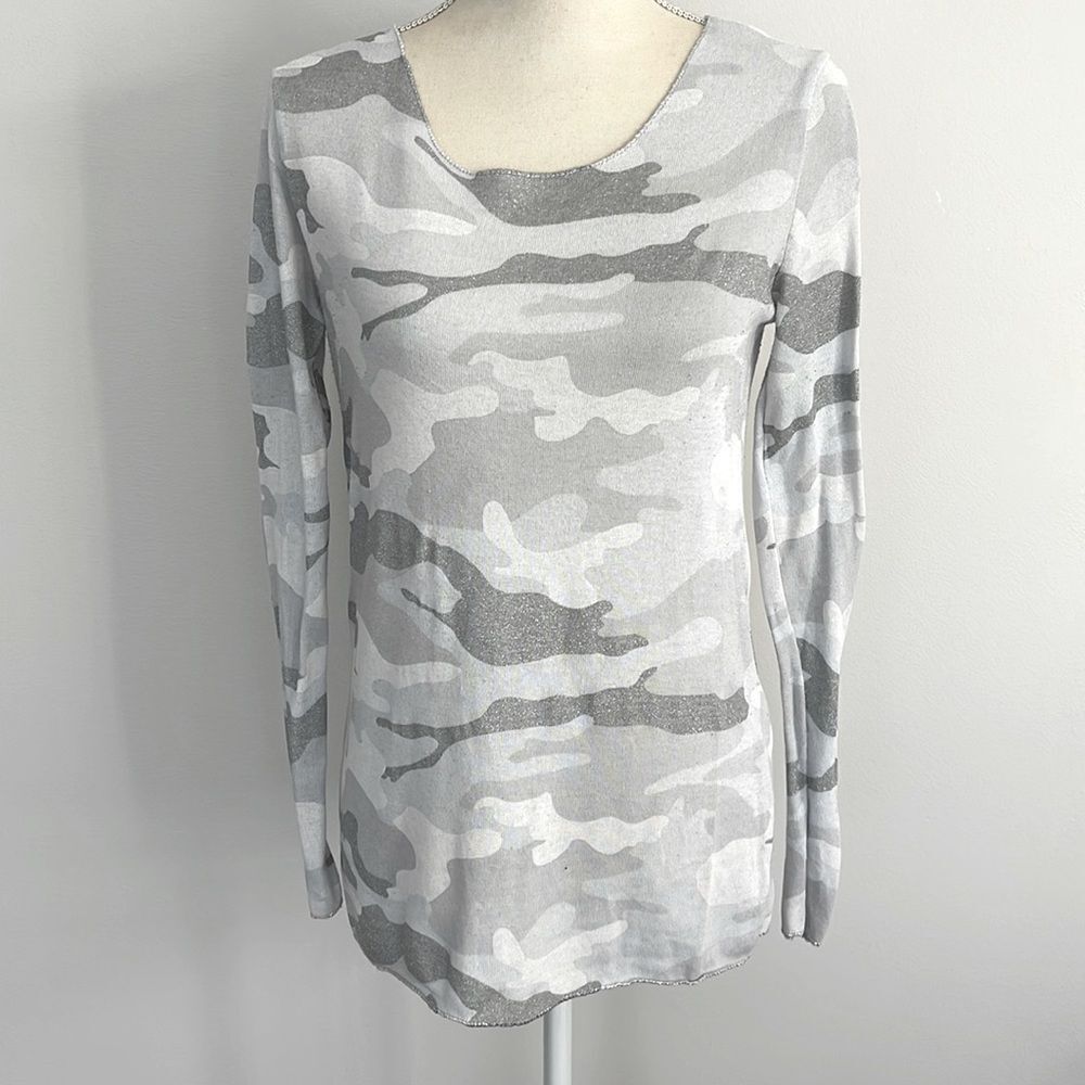 Grey Cam light weight top (nwt)‎